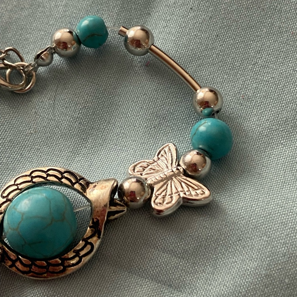 7.5” To 9.5” Silver Tone Chain Bracelet Butterfly Charms Turquoise Color Beads - Picture 2 of 4